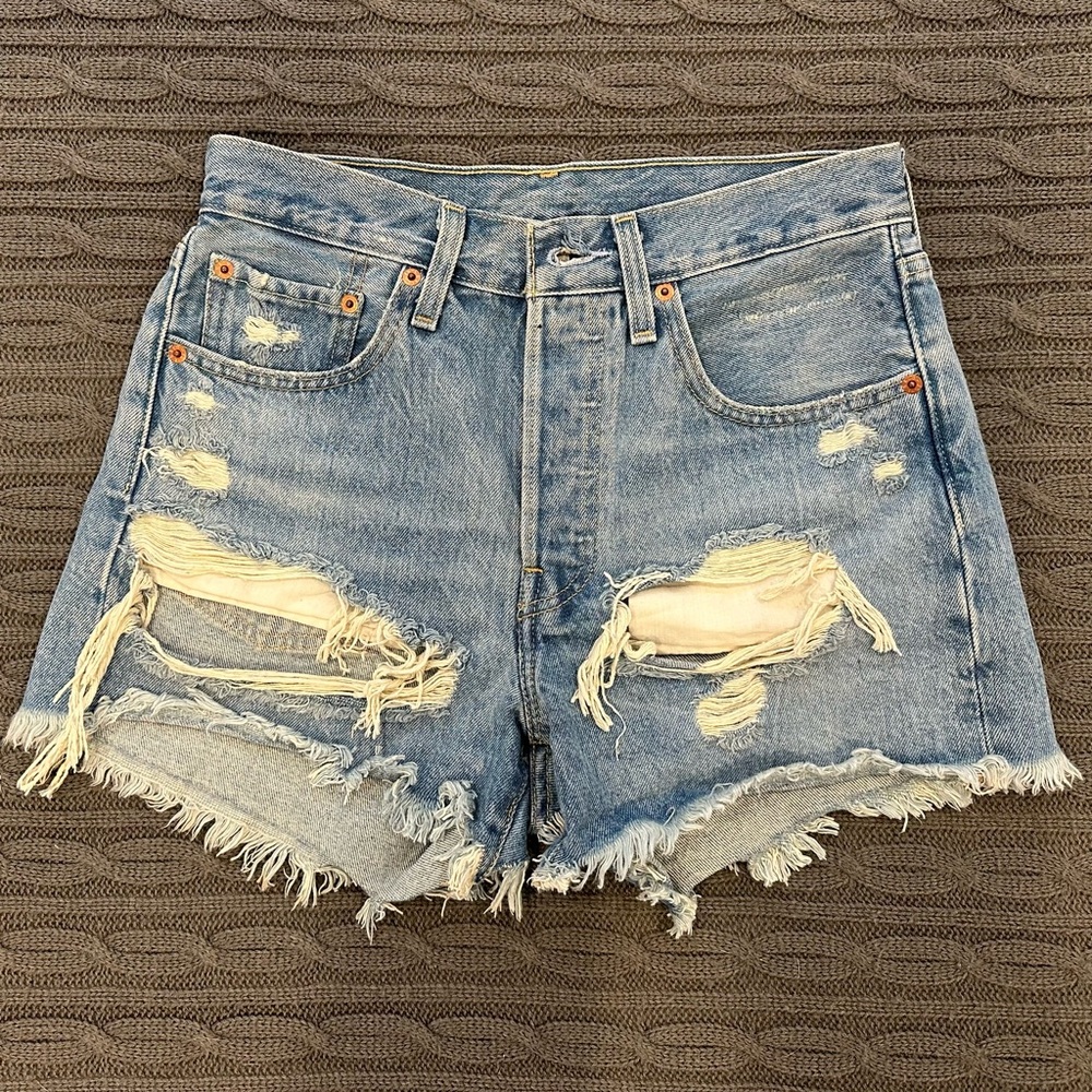 Levi’s Premium High-Rise Denim Shorts | W26 | Vintage-Inspired Blue Jean Shorts
